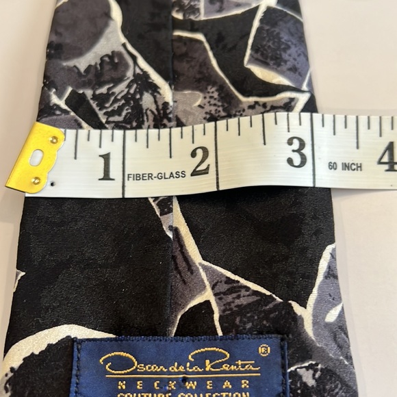 Oskar de la Renta Neckwear Couture Collection 100% Silk - Picture 4 of 4